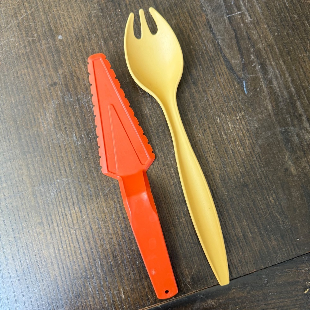 Vintage Tupperware Orange Cake Pie Server 1228 & Harvest Gold Serving Spork Set